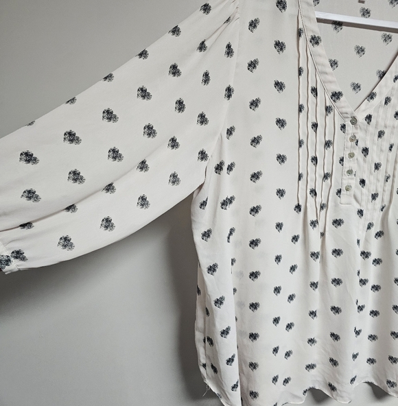 Rose+Olive Off White-Pinkish Chiffon Sheer Blouse with Black Heart Print - Picture 4 of 6